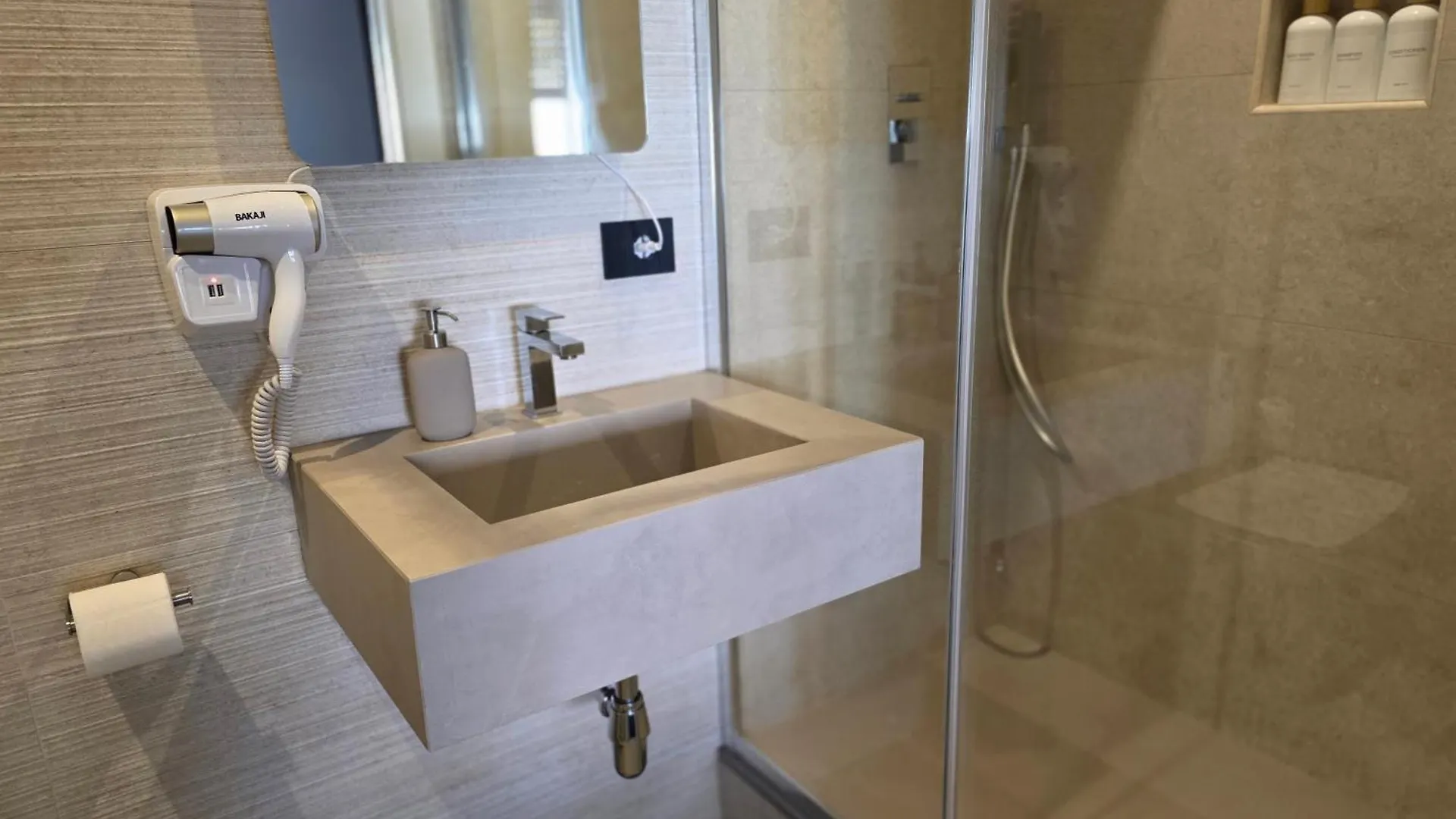 Luma Rooms Rome Italy