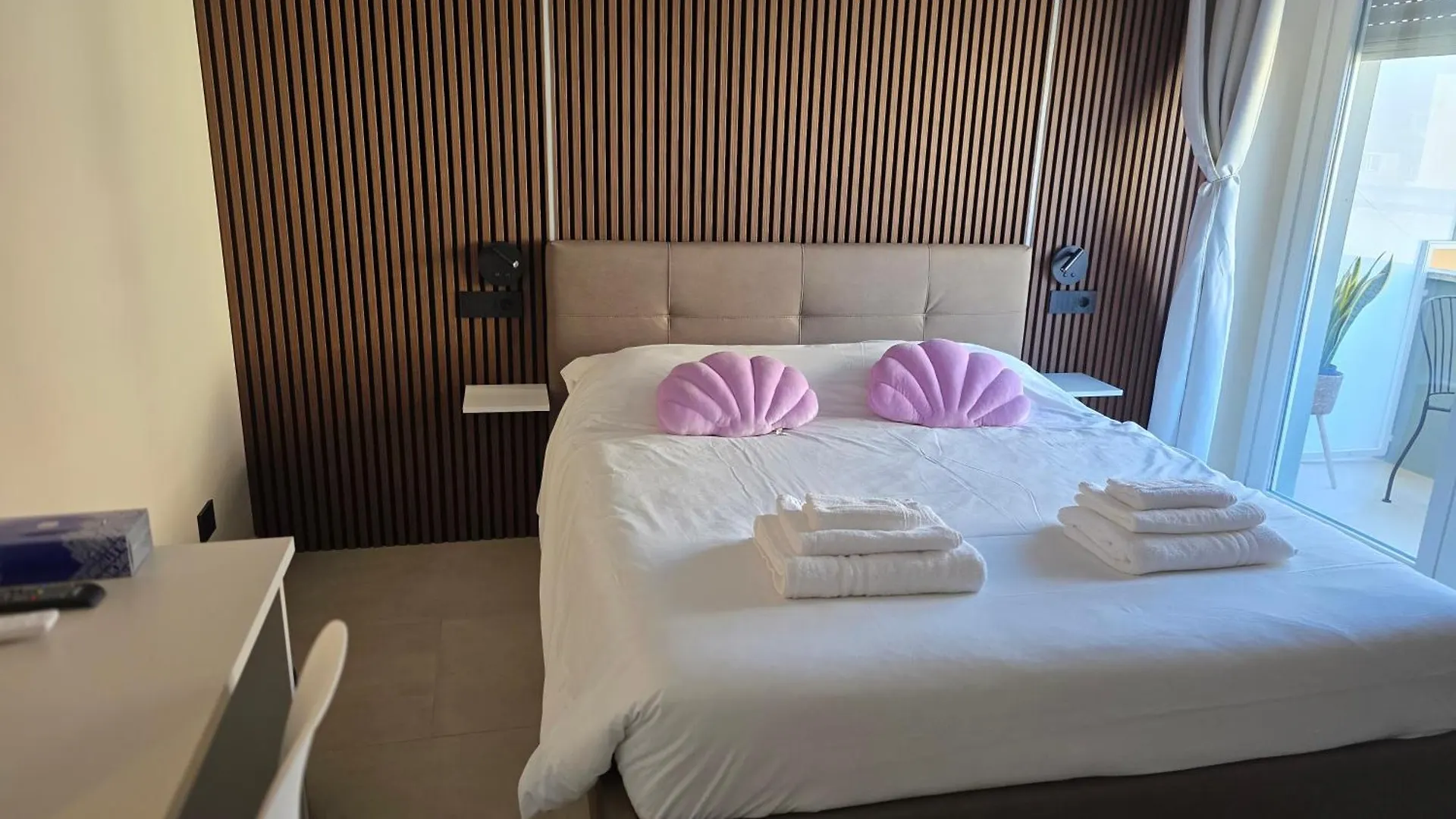Luma Rooms Rome 0*,